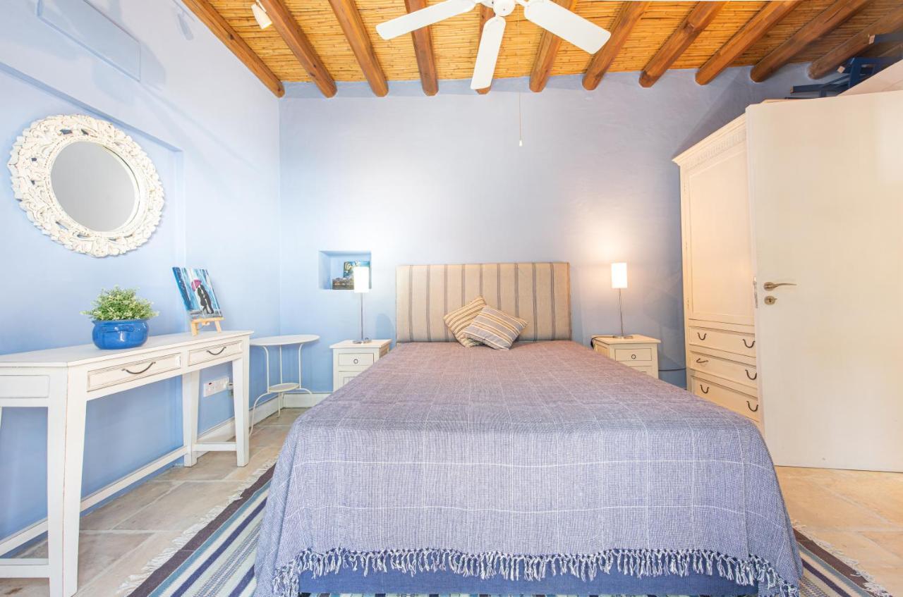 The Carob Tree Villa - Rustic Luxury Home With Access To Pool And Restaurant Larnaca Buitenkant foto